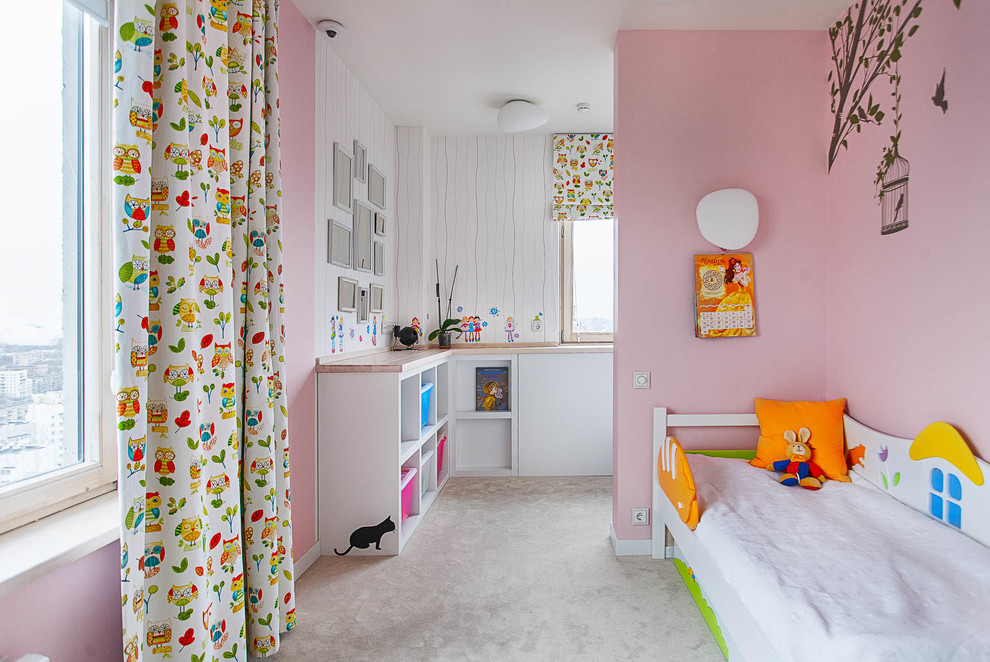 Traditional kids' bedroom in Moscow with pink walls and carpet for kids 4-10 years old and girls.