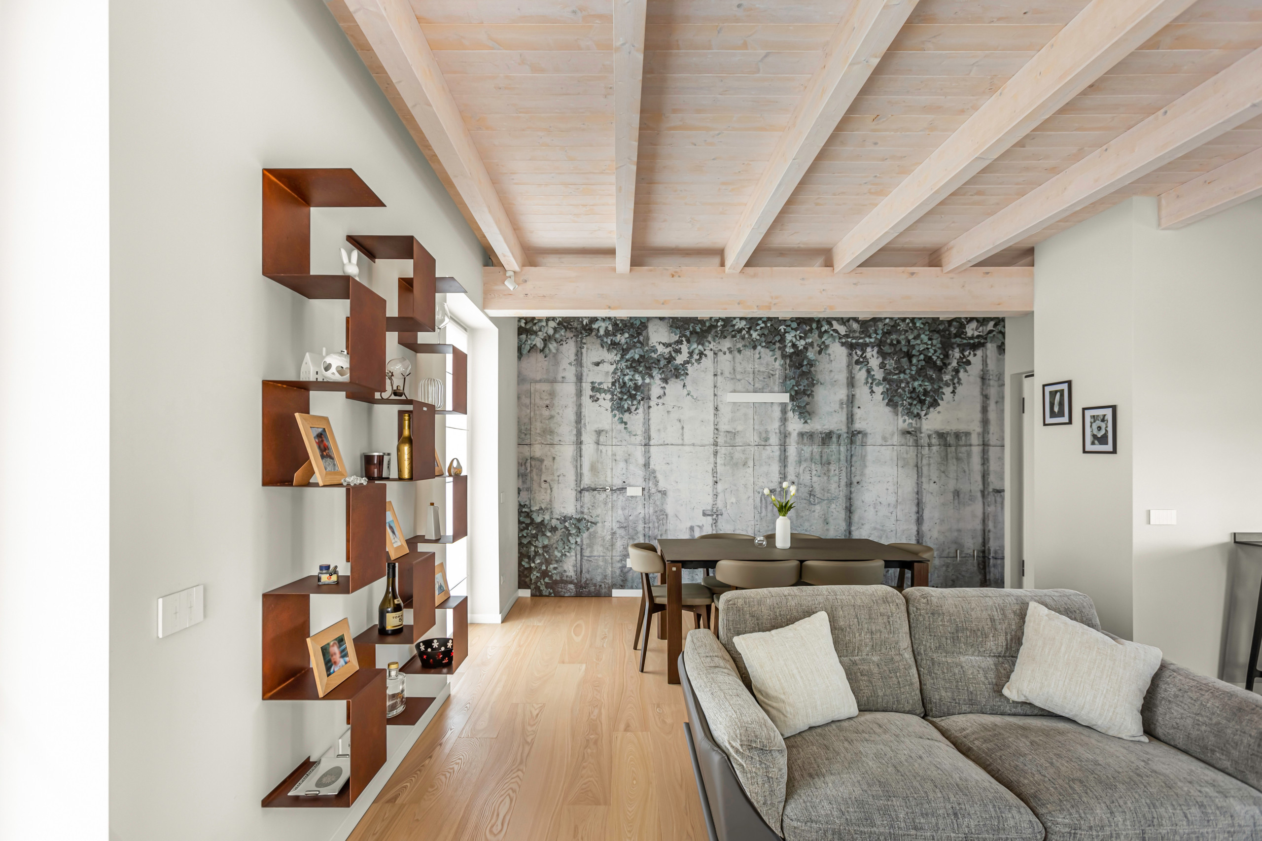 Attico con terrazzo, 140 mq - Solaro (mi)