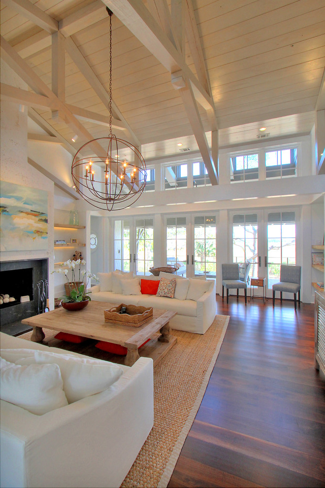 Photo of a transitional living room in Atlanta.