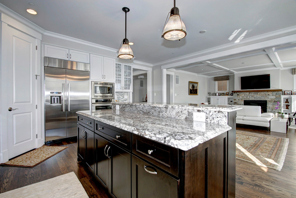 Kitchen - transitional kitchen idea in DC Metro