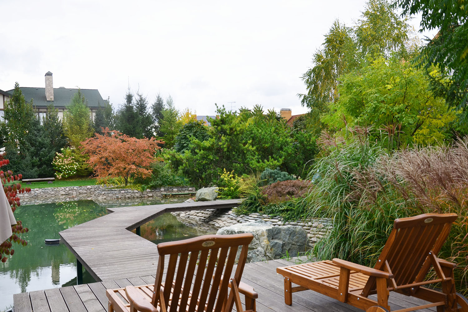 Ландшафтный сад с прудом в КП "Европа"