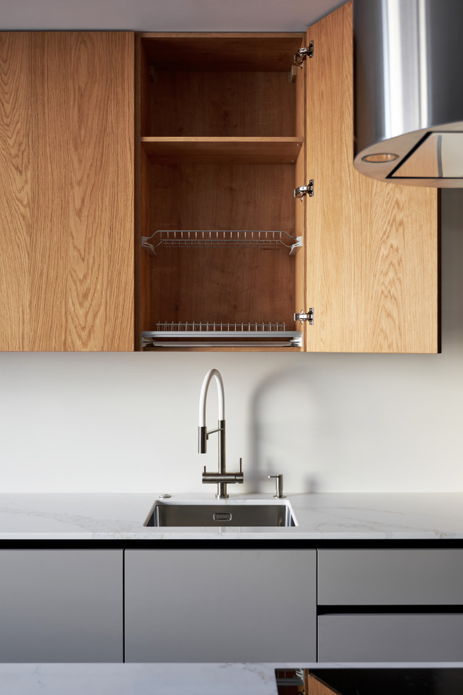 Кухня FENIX и шпон