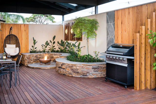 Natural fire havan contemporary-garden