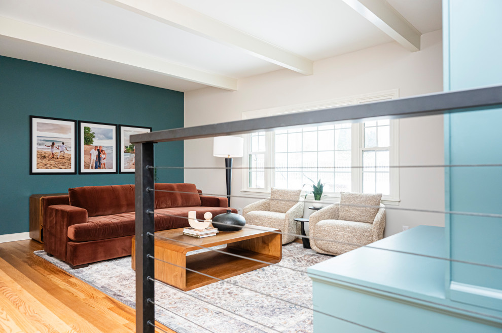 Transitional home design photo in Indianapolis