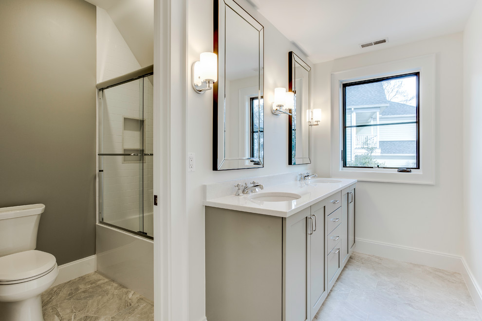 Inspiration for a modern home design remodel in Baltimore