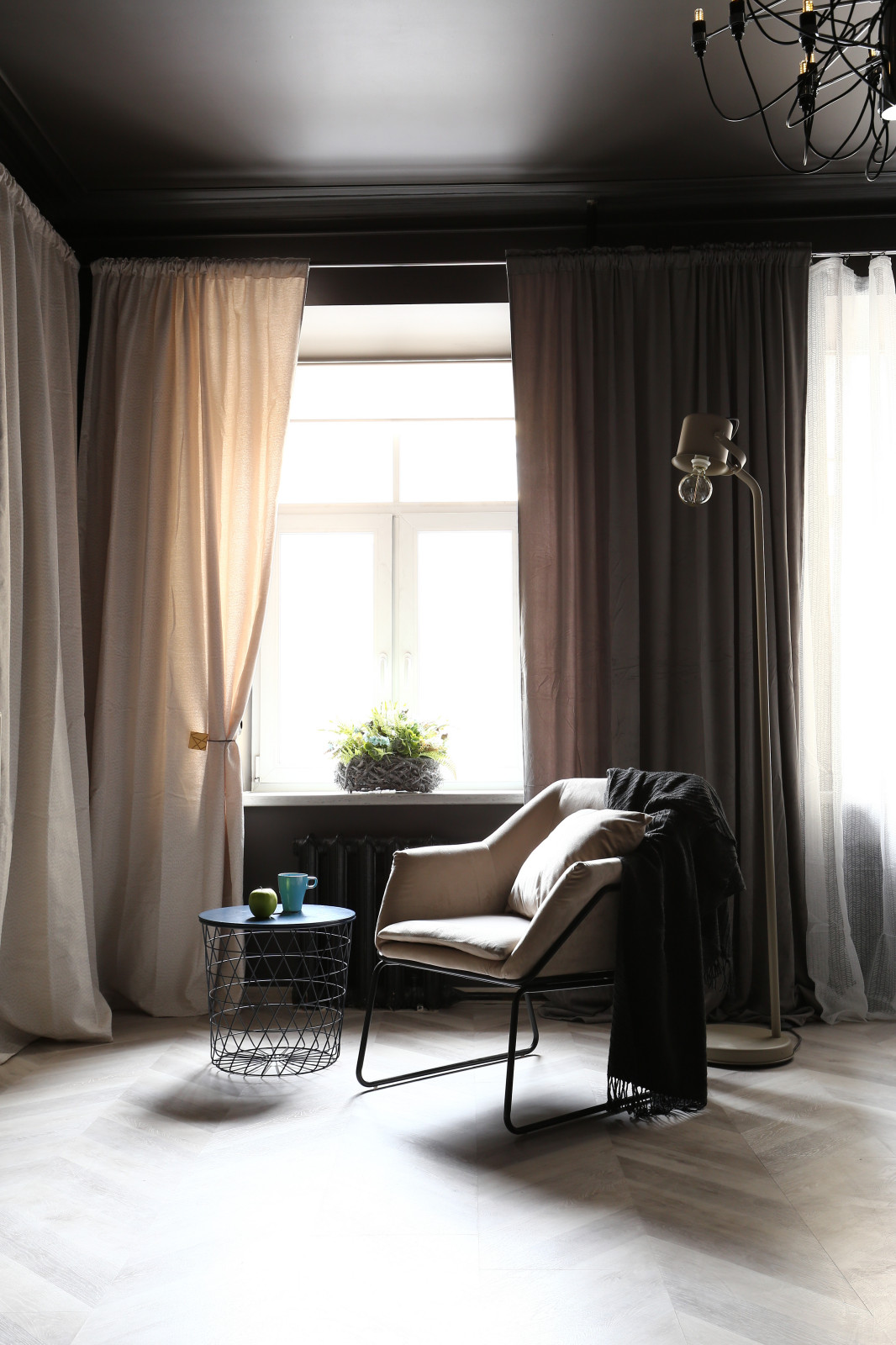 Чёрное и белое