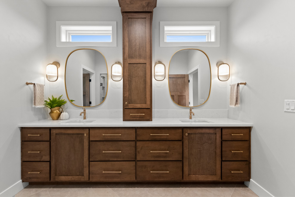 Bathroom - transitional bathroom idea