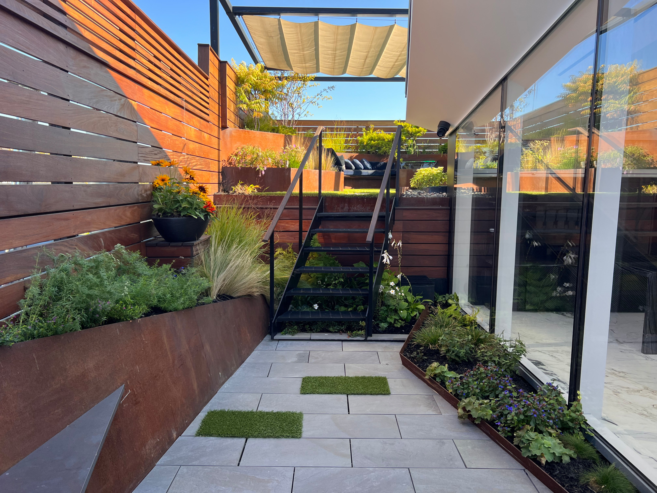 Borough Park Modern Rooftop