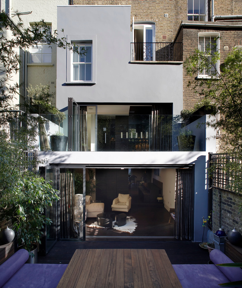 Photo of a contemporary three-storey exterior in London.