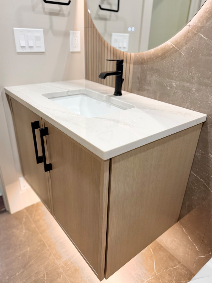 Jamaica Waterfront Bathroom – Sarasota Coastal Modern