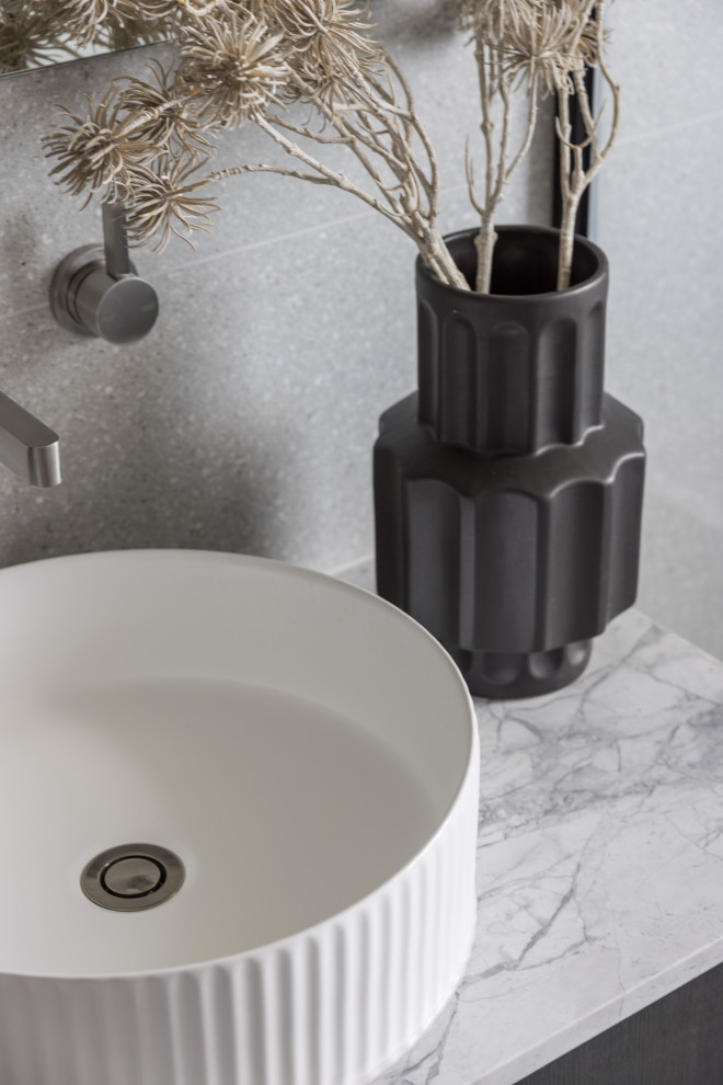 Contemporary powder room in Sydney.