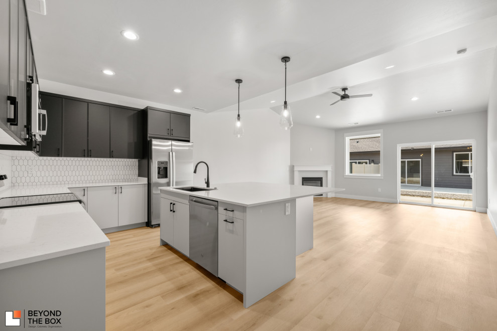 Kitchen - modern kitchen idea