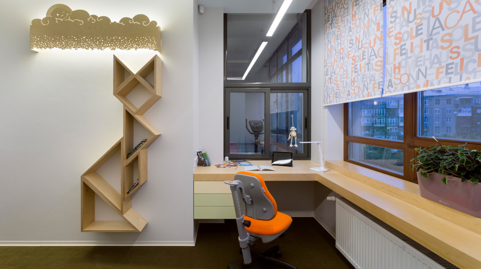 On the verge of illusion