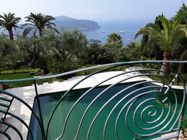 Med Garden mediterranean