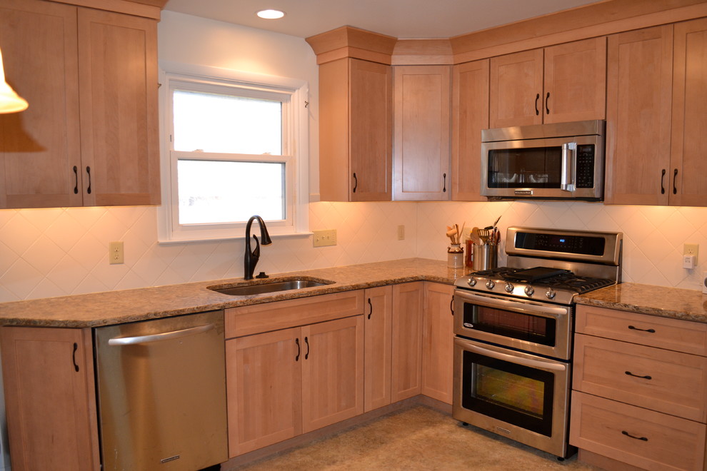 Transitional kitchen photo in Baltimore