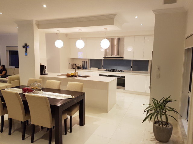 Kitchen contemporaneo-cocina