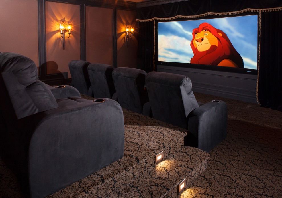 Traditional home theatre in New York.