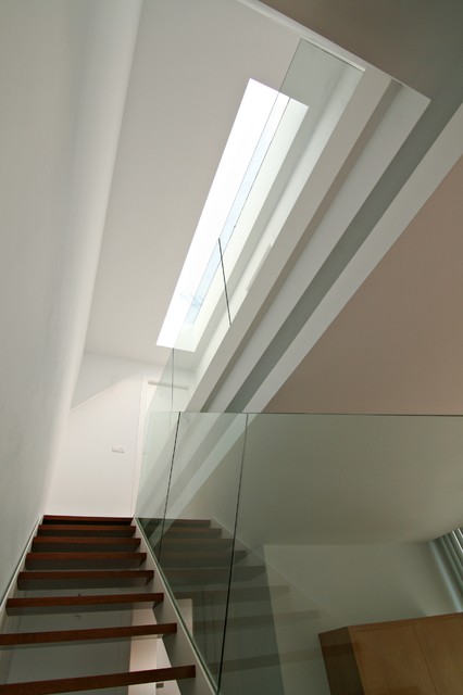 Casas Reflejadas transitional-staircase