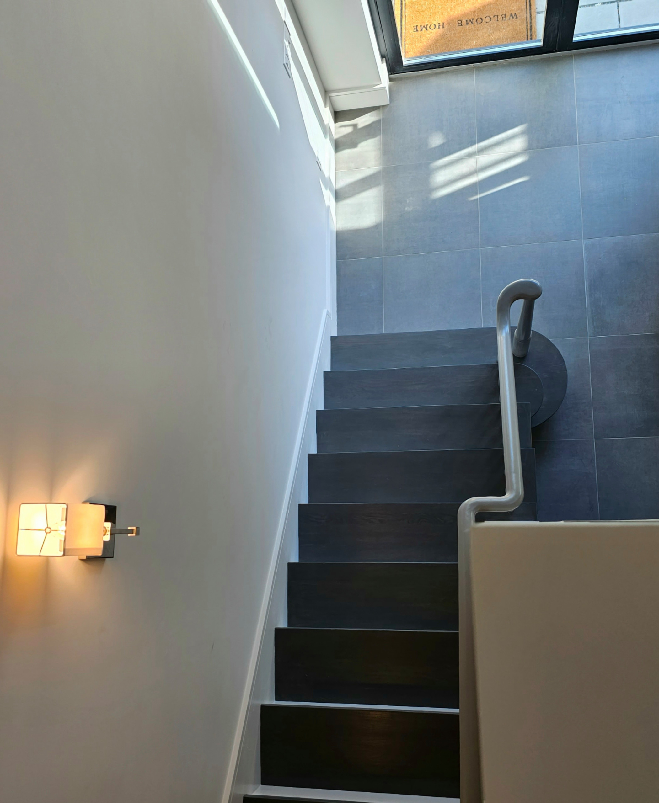 Project #112 | Traditional Staircase with Continuous Rail System
