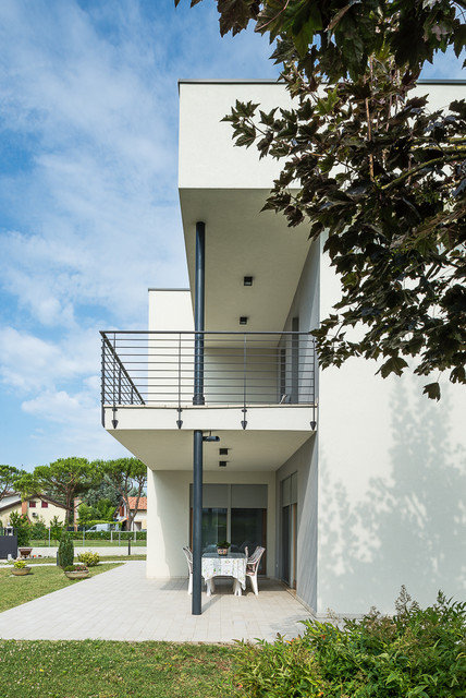Architettura moderna e casa in legno a tetto piano - 260 mq contemporary-deck
