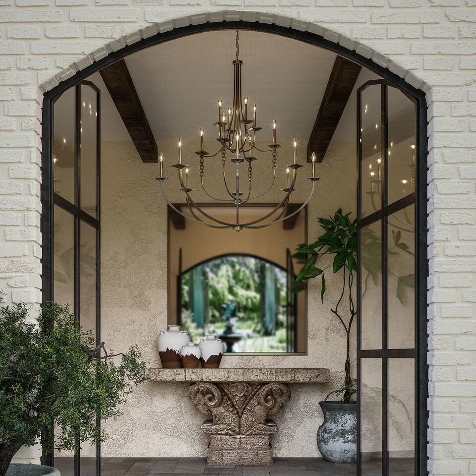 Example of a transitional entryway design in Atlanta