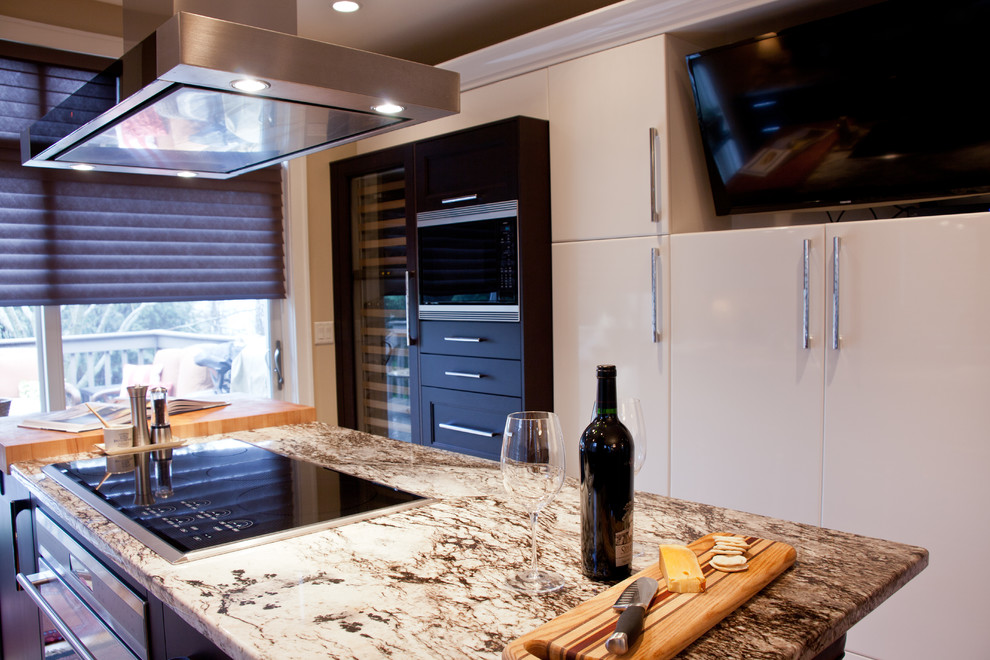 Home design - transitional home design idea