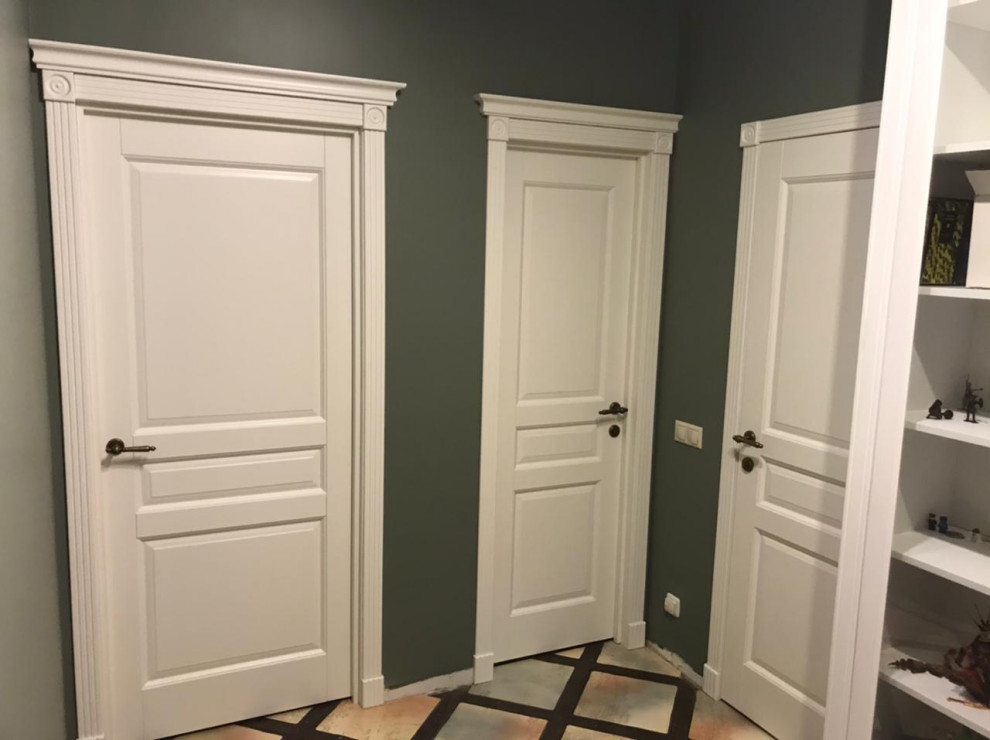 Поставка межкомнатных дверей из массива ольхи, модель "Валенсия" белая эмаль