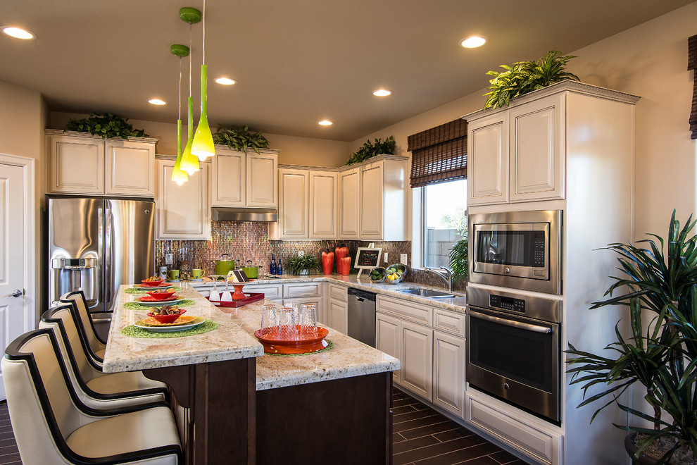 Inspiration for a transitional kitchen remodel in Phoenix