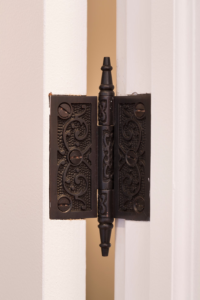 Entryway - transitional entryway idea in Chicago