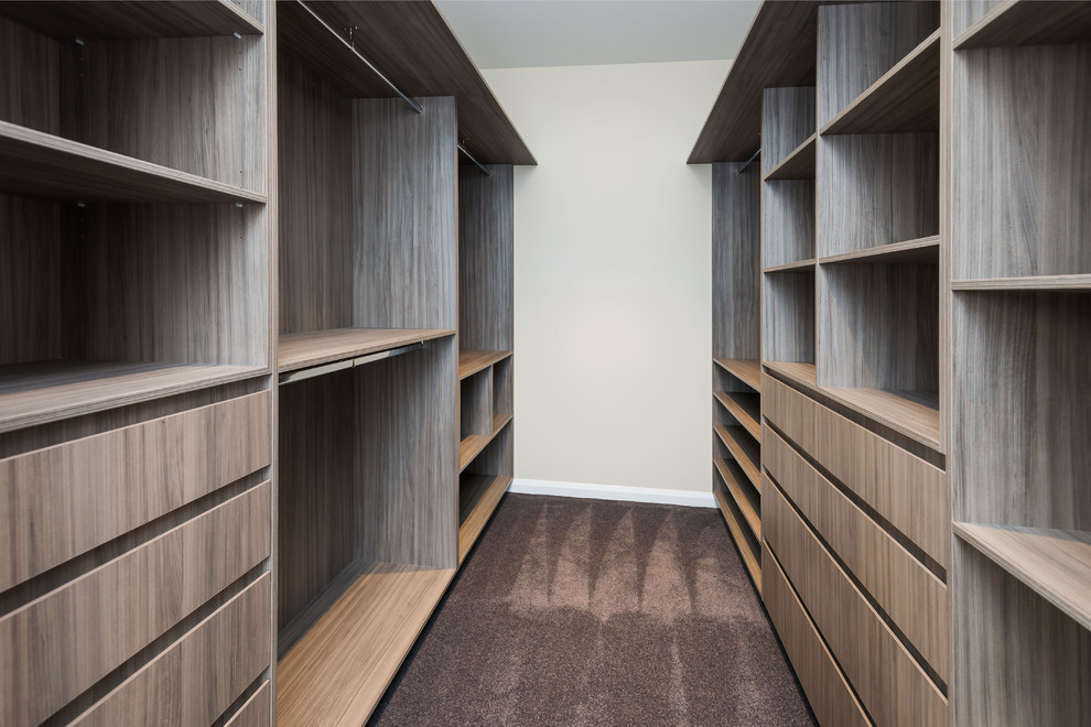 Design ideas for a contemporary storage and wardrobe in Gold Coast - Tweed.