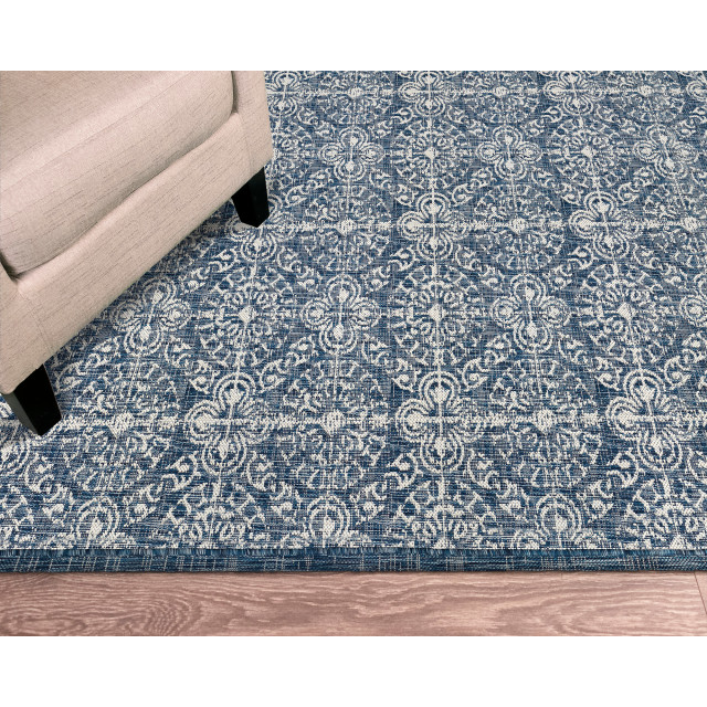 Carmel Antique Tile Indoor/Outdoor Rug, 3'3