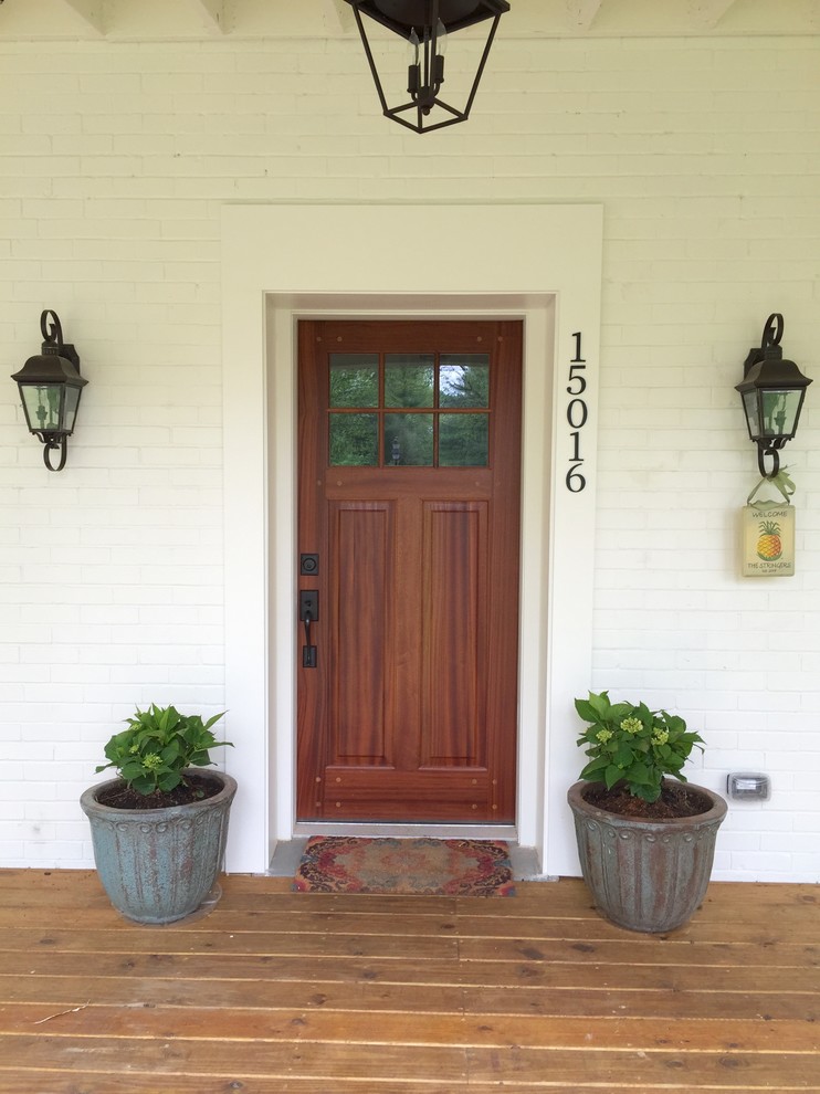 Example of a transitional entryway design in DC Metro