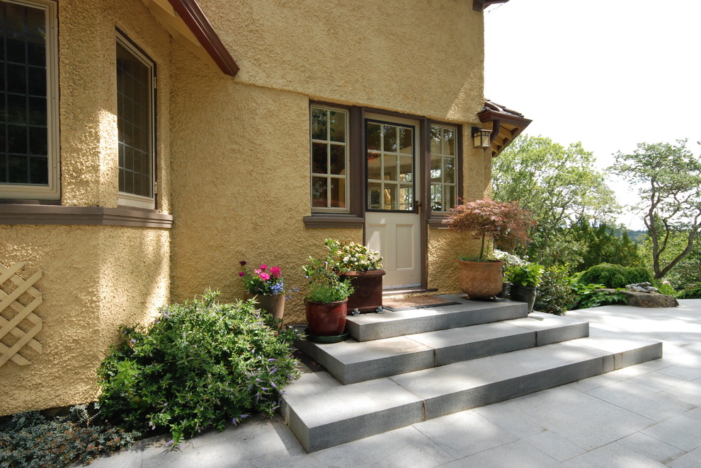 This is an example of a large traditional patio in Vancouver.
