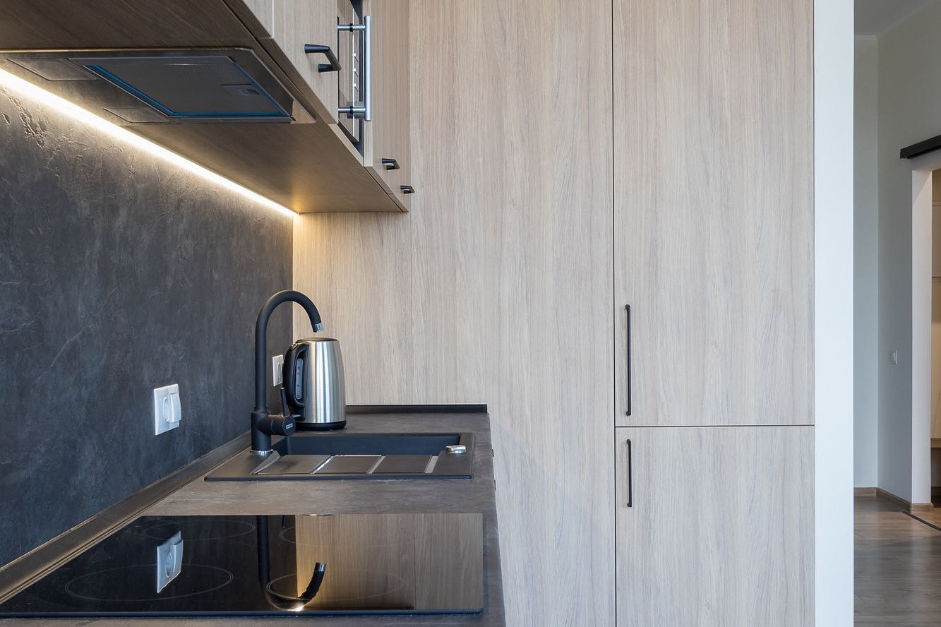 Бежевая кухня в классическом стиле