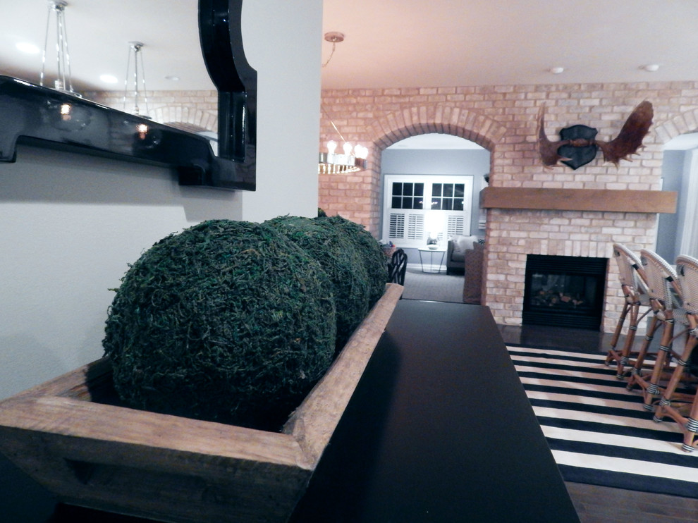 Inspiration for a transitional home design remodel in Columbus