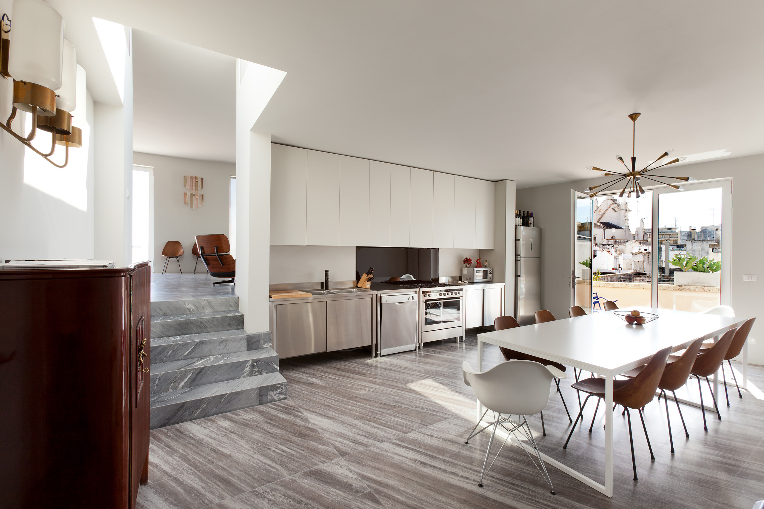 Houzz Tour: Classic Italian Palazzo Meets Modern Design