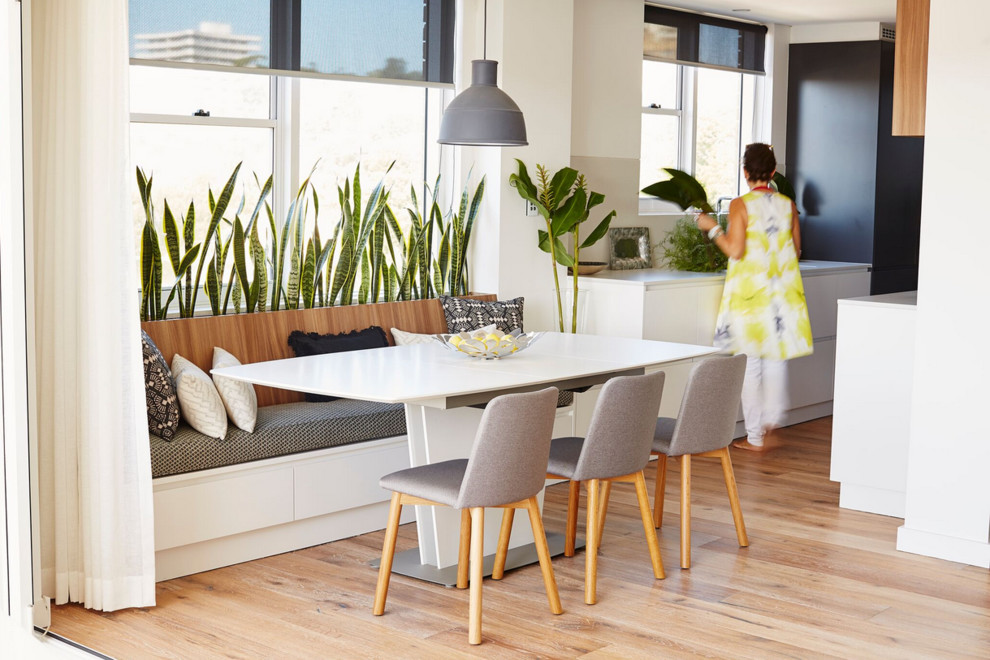 Exemple d'une salle à manger moderne.