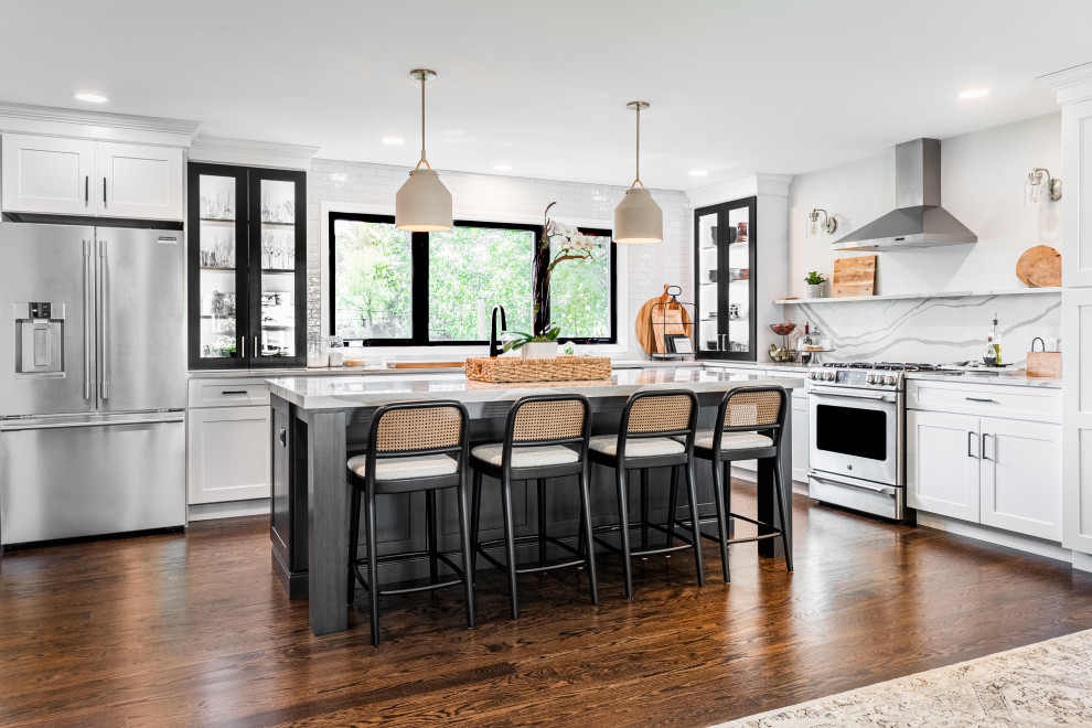 Kitchen - kitchen idea in Chicago