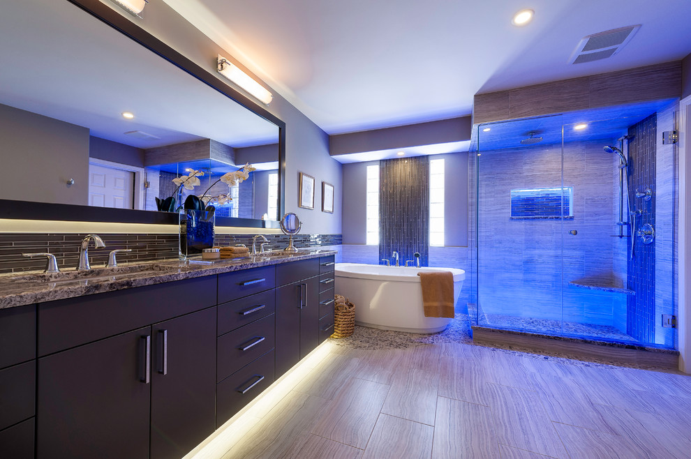 Transitional bathroom photo in Calgary