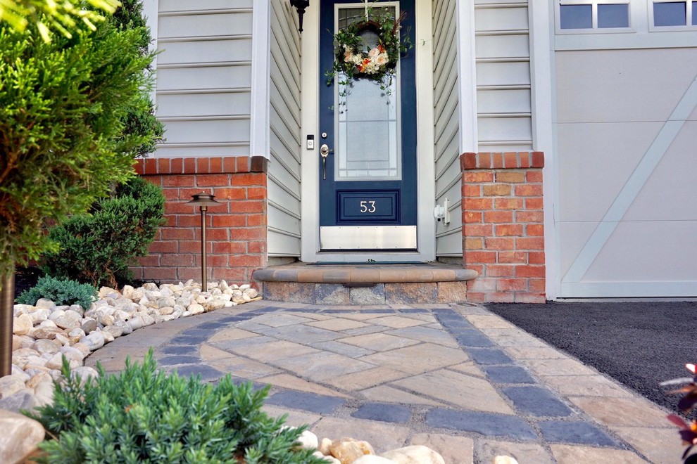 Howell, NJ: Front Entrance & Landscaping