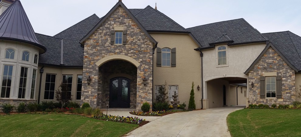 Home design - transitional home design idea