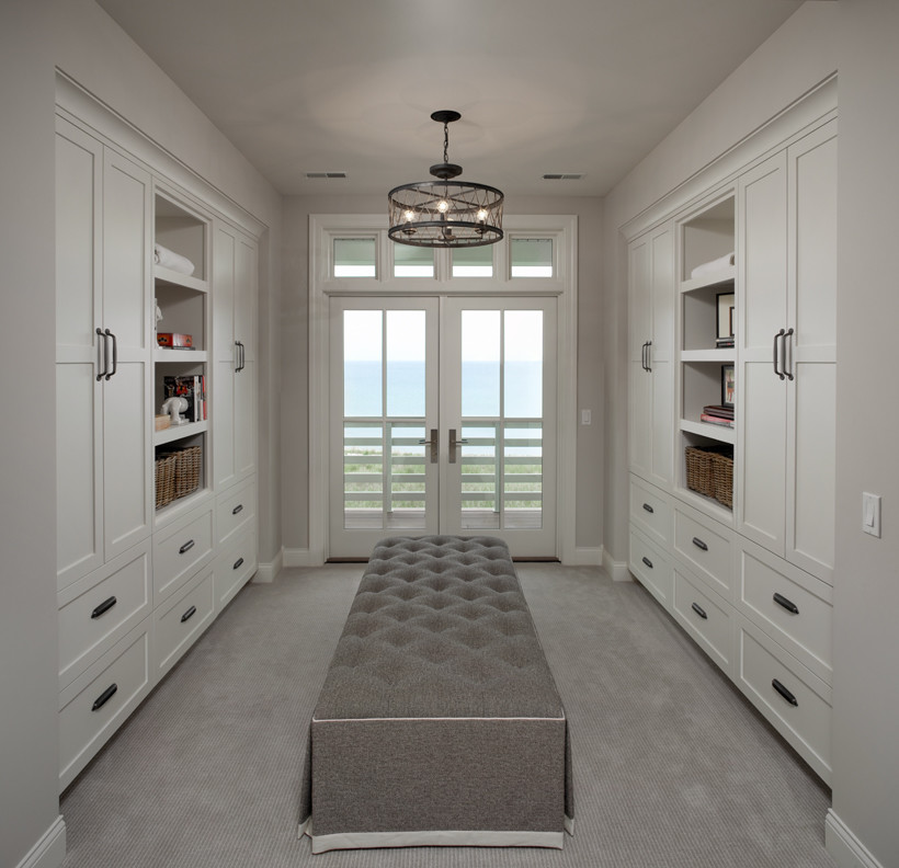 Design ideas for a traditional storage and wardrobe in Grand Rapids.