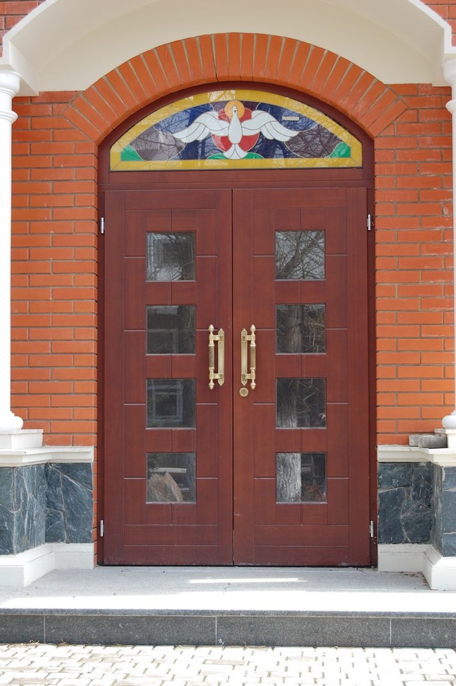 Деревянные входные двери