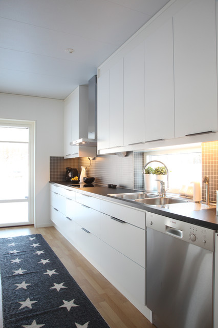 Sm&aring;landsvillan modern-kitchen