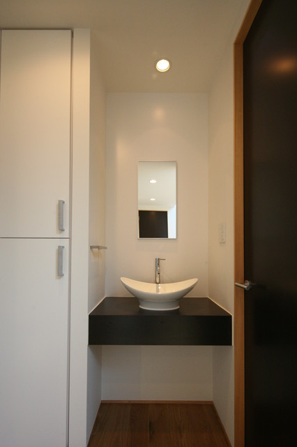 東金町の家 modern-gaestetoilette