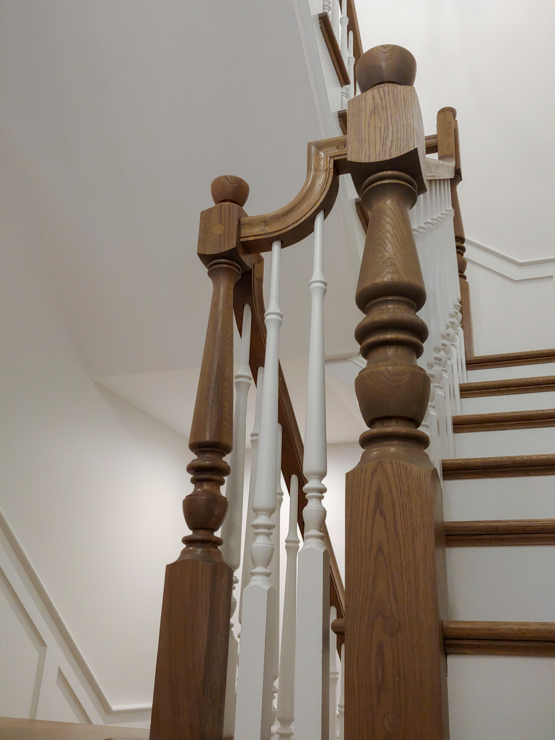 103_Classic Staircase with Stunning Handcrafted Oak Railing System, Aldie VA 201