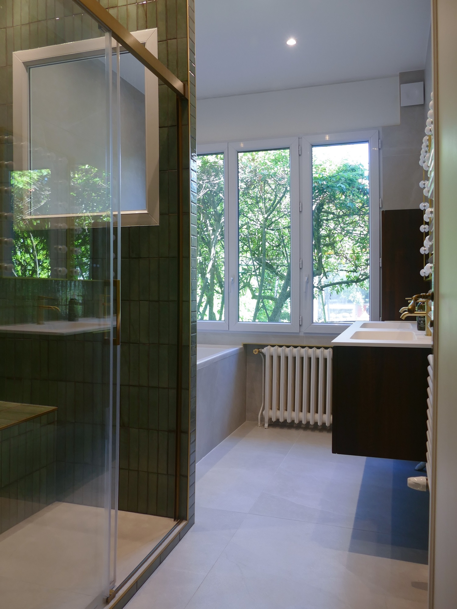 Salle de bain italienne en Zellige verts
