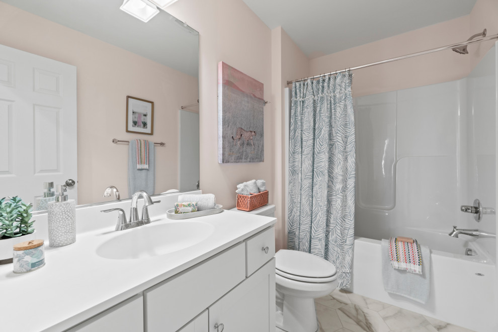 The Parkwood at IronBridge Townhomes Hall Bath Bathroom Richmond