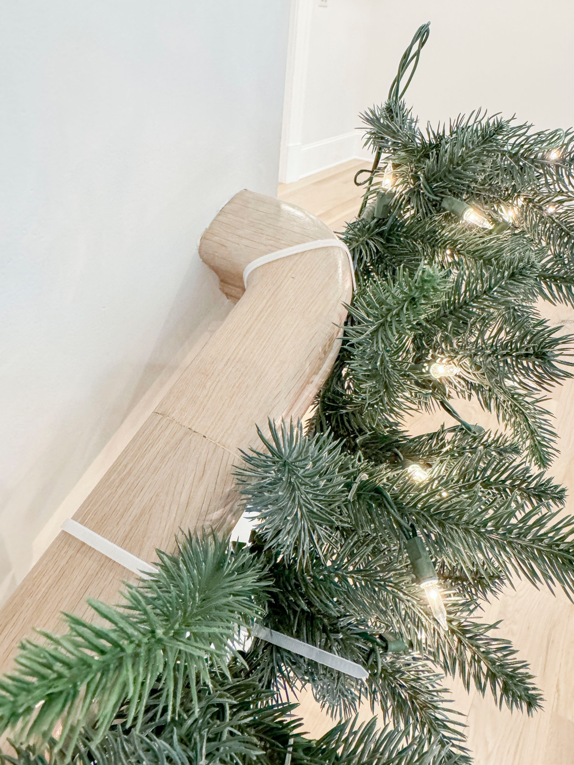 116_Elegant & Eye-catching Curved Staircase, Leesburg VA 20175