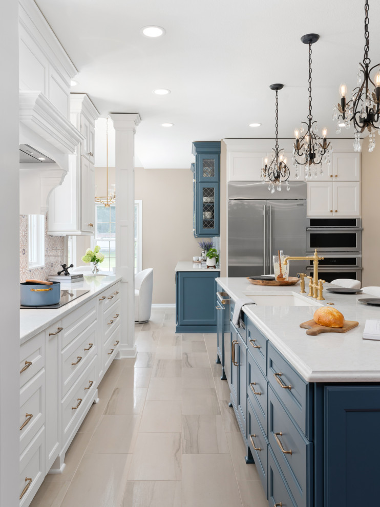 Home design - transitional home design idea in Columbus